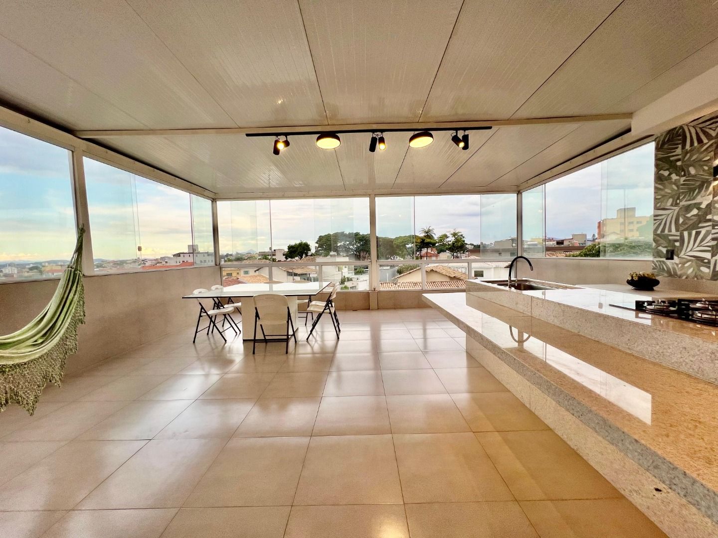 Cobertura com 5 dormitórios à venda, 240 m² por R$ 900.000,00 - Parque Copacabana - Belo Horizonte/MG